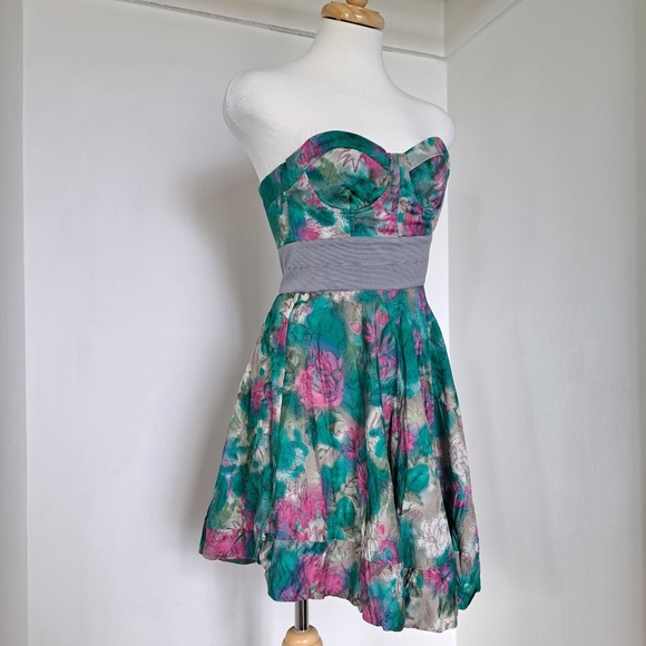 Elizabeth & James | Green , pink & grey floral cute flowy strapless mini Dress - Picture 2 of 11